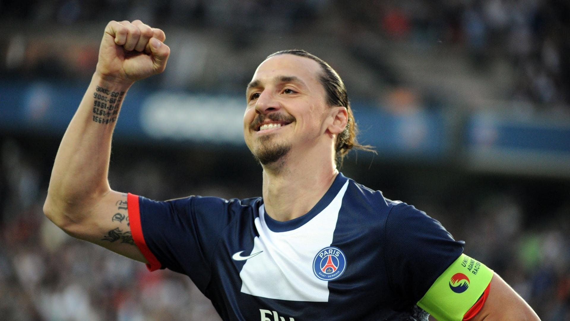 《电竞明星转型：从选手到解说再到教练的多路发展》，电竞名星